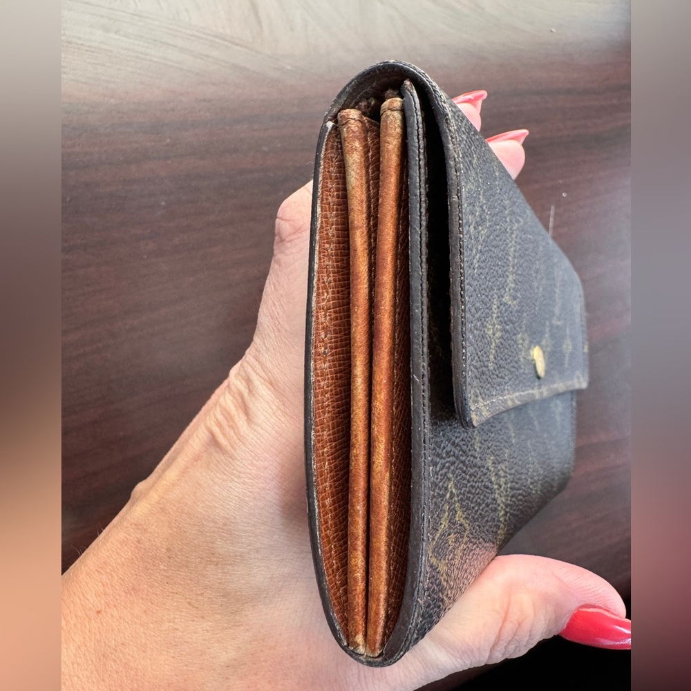 Louis Vuitton Porte Monnaie Monogram Long Wallet - Picture 4 of 8